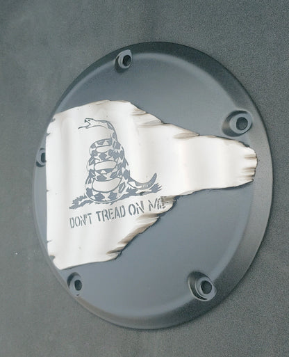 Don't tread on me flag on Harley derby cover