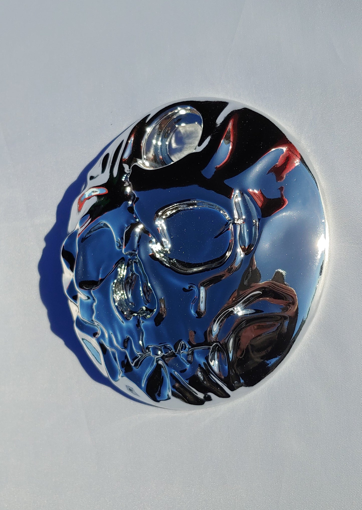 3D skull stretching on Chrome Harley touring fuel door 08+