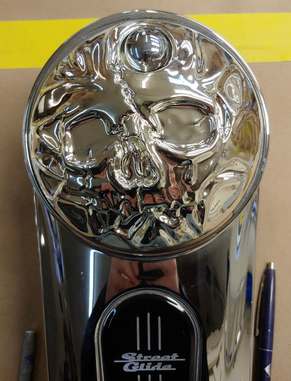 3D skull stretching on Chrome Harley touring fuel door 08+