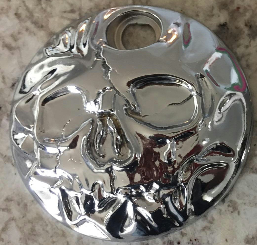 3D skull stretching on Chrome Harley touring fuel door 08+