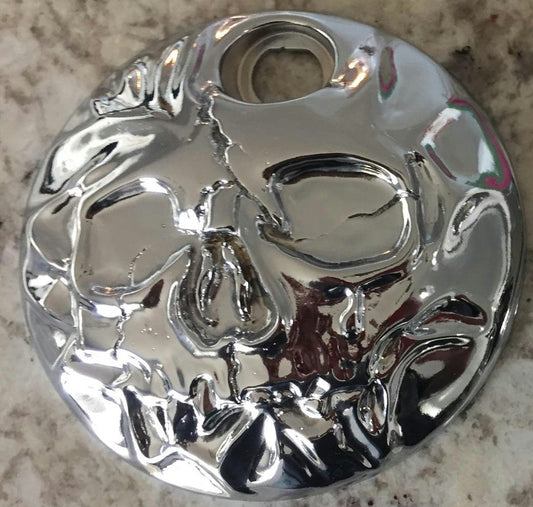 3D skull stretching on Chrome Harley touring fuel door 08+