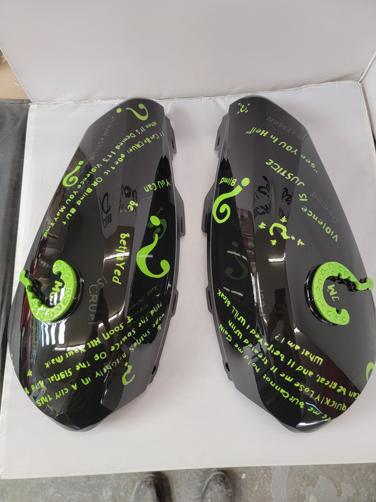 Indian tank cover shrouds Riddler theme