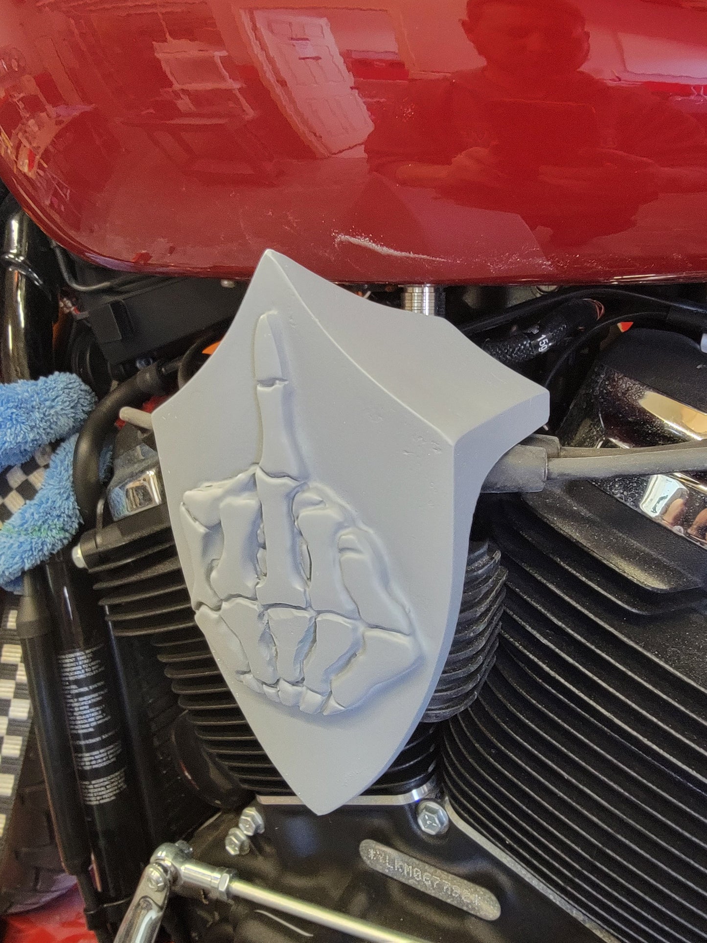 Middle finger Coil Cover