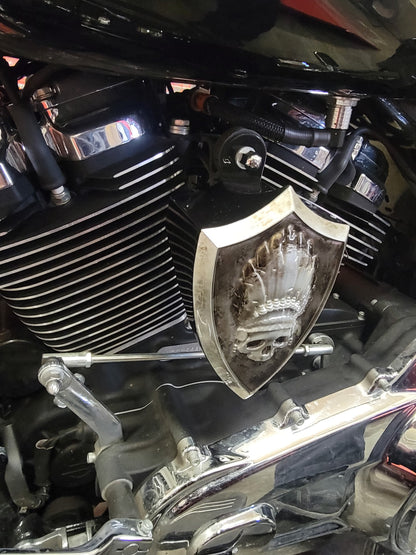 Side-mounted horn covers with skull warbonnet theme