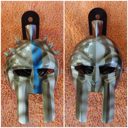 Gladiator with flag horn cover