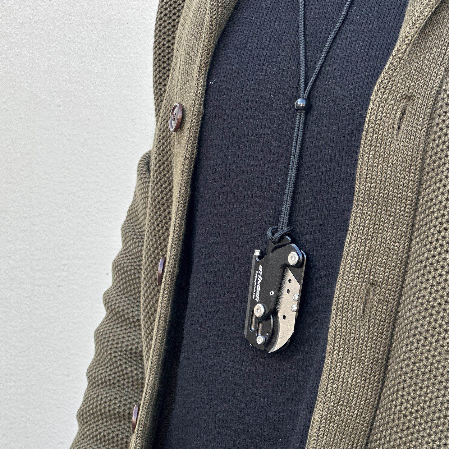 Stinger Dog Tag Tool, Folding Pocket Utility - Matte Black