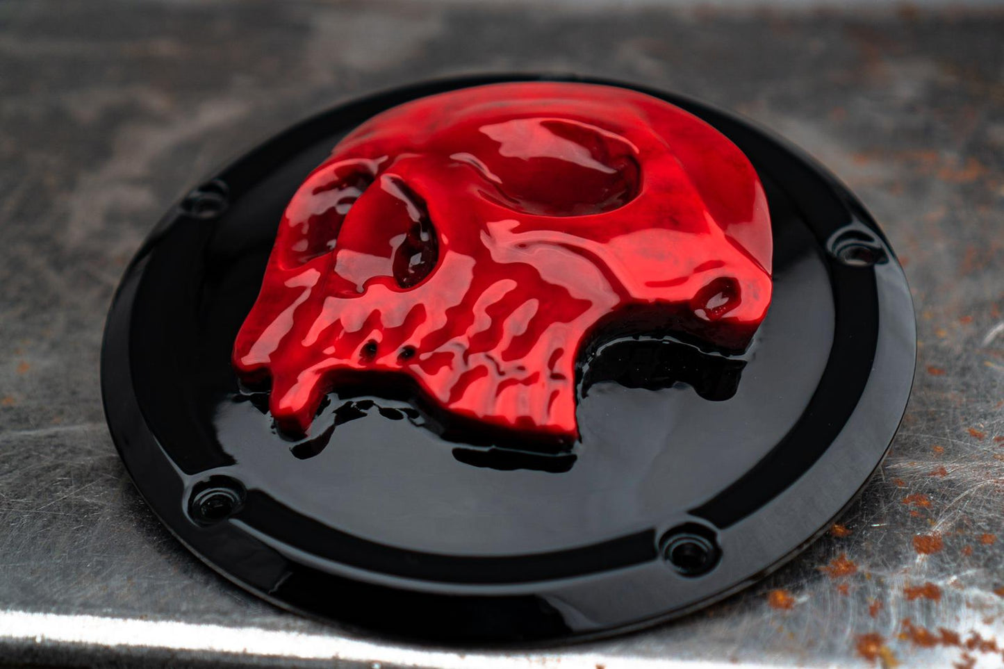 Harley Davidson derby cover twisted red skull
