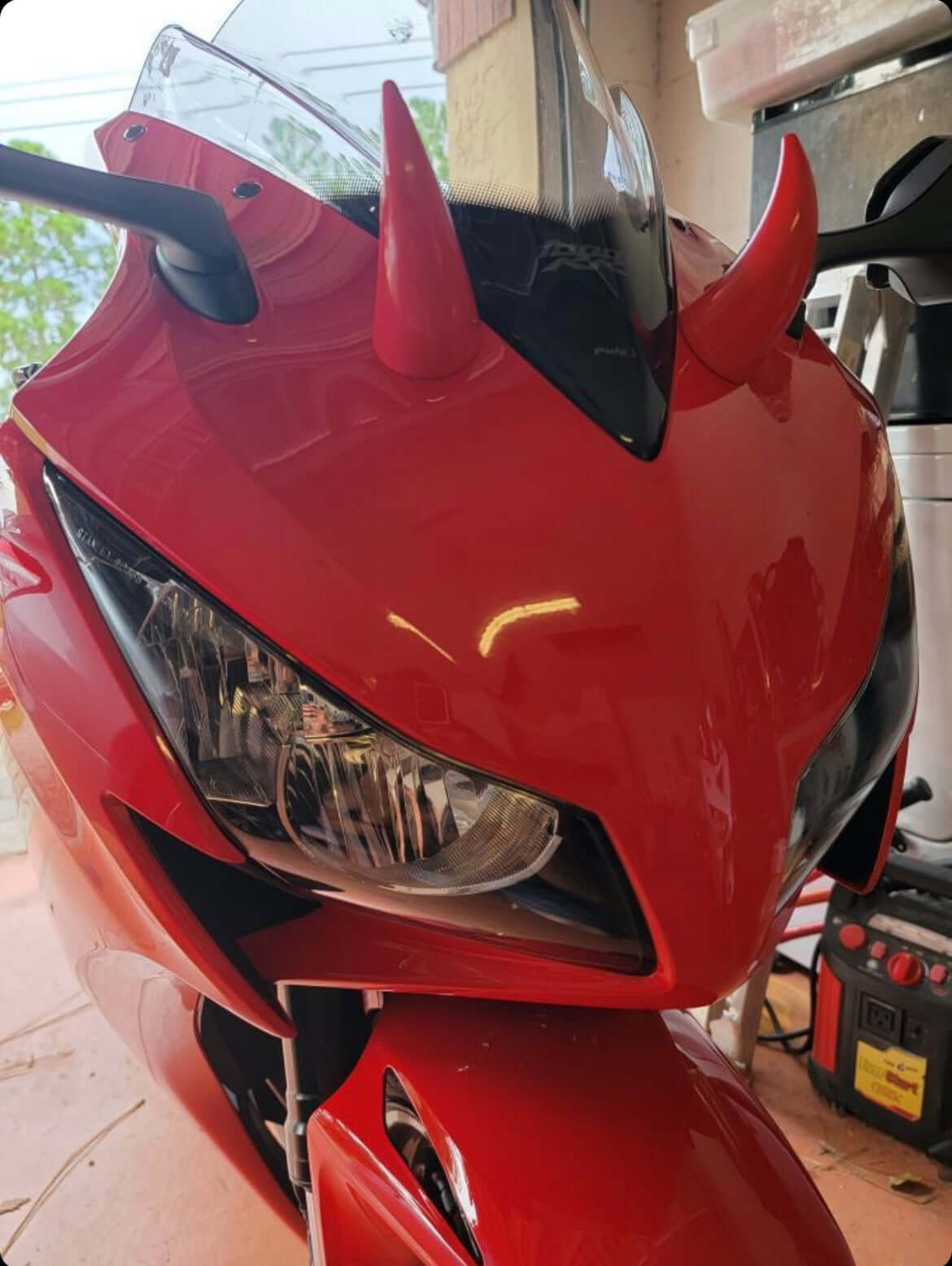 MagNeatOhz: Large Red Devil Horns for Helmet