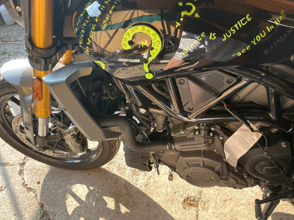 Indian tank cover shrouds Riddler theme