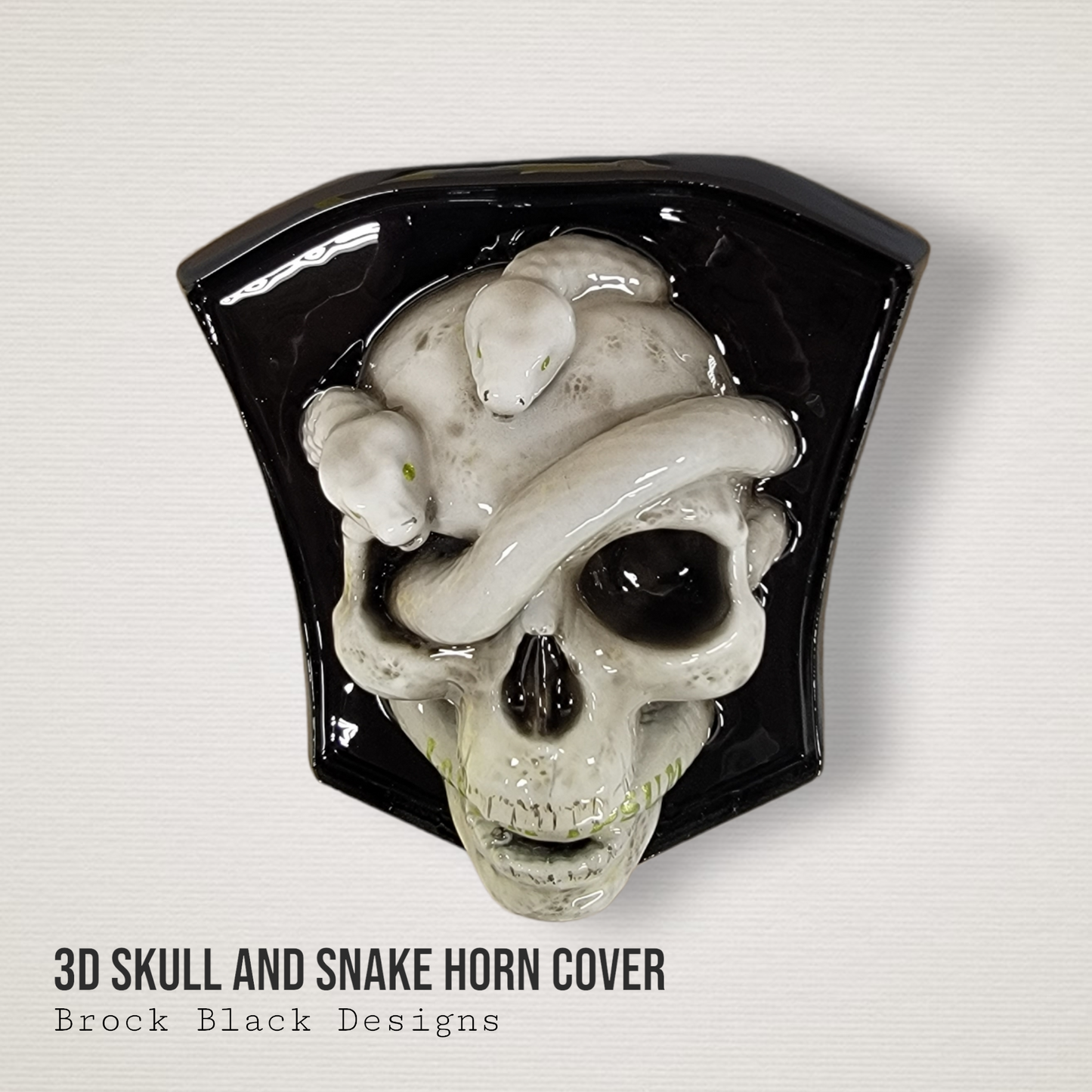 3D Skull and snakes side-mounted horn cover